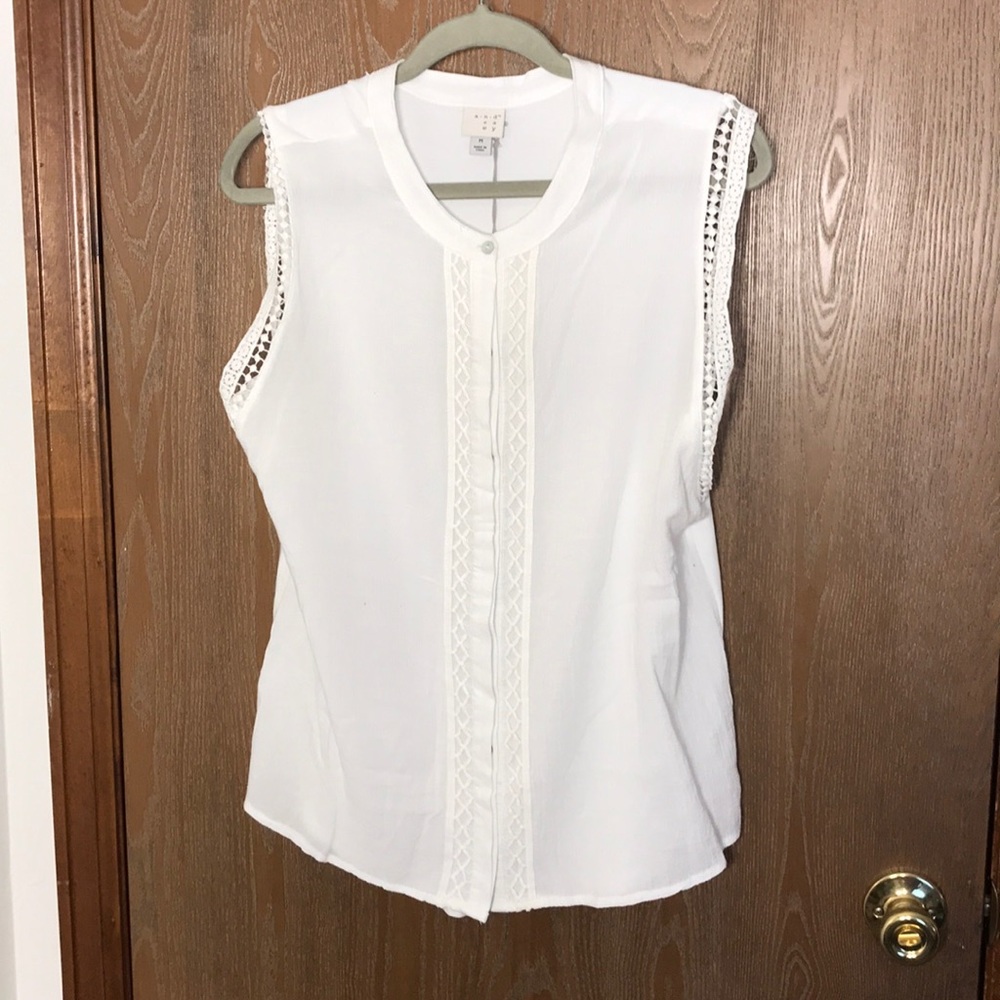 Blouse button up white sleeveless shirt